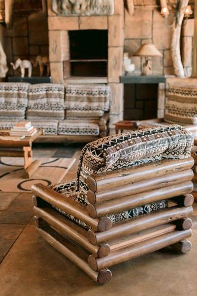 Tshukudiba Game Lodge Tom Burke Bagian luar foto